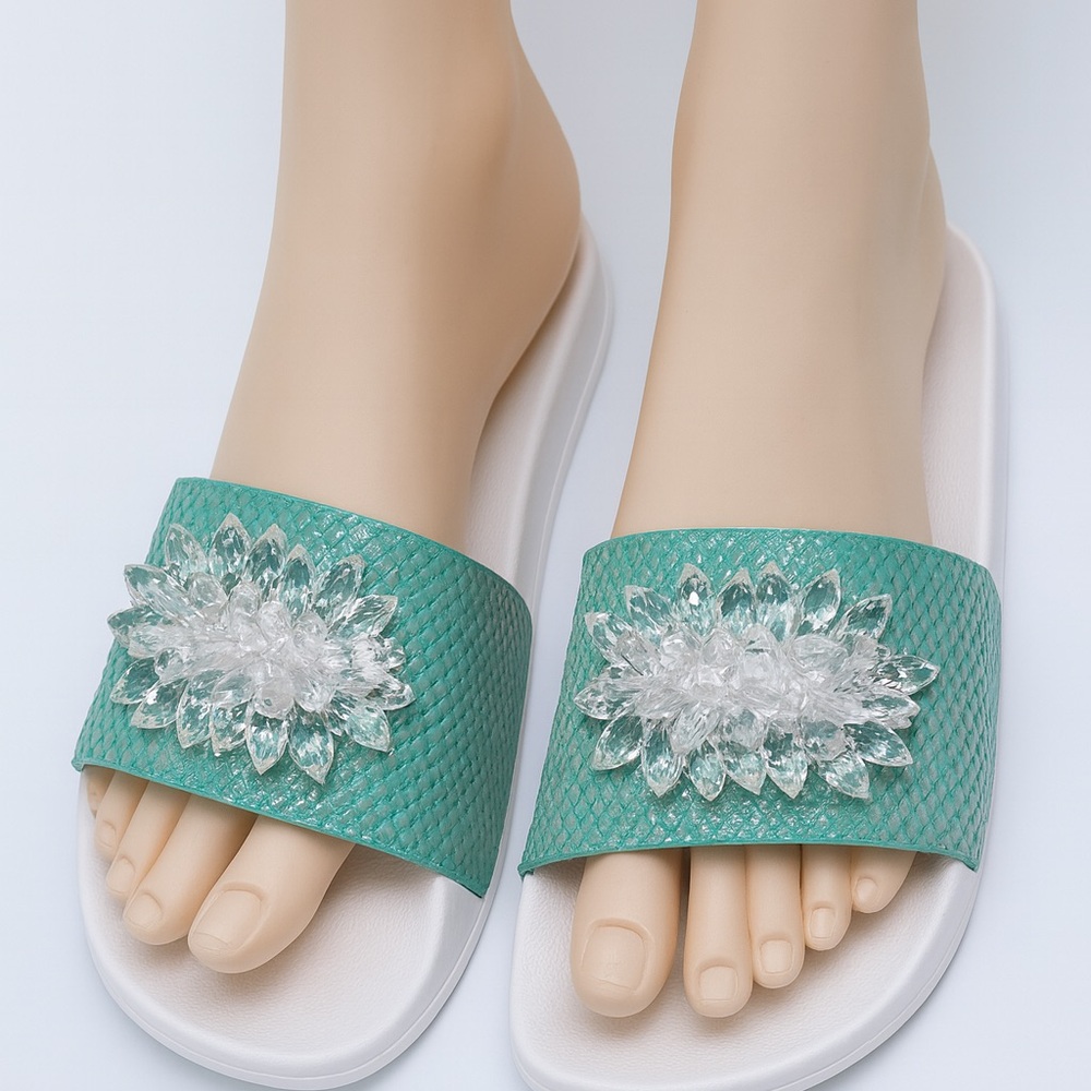 Avanti Women's Teal Crystal Embellished Sandals Size 9